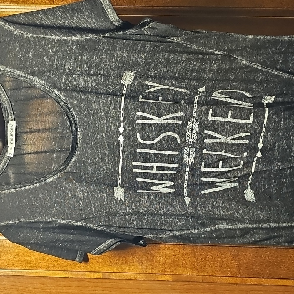 Maurices 2x tshirt